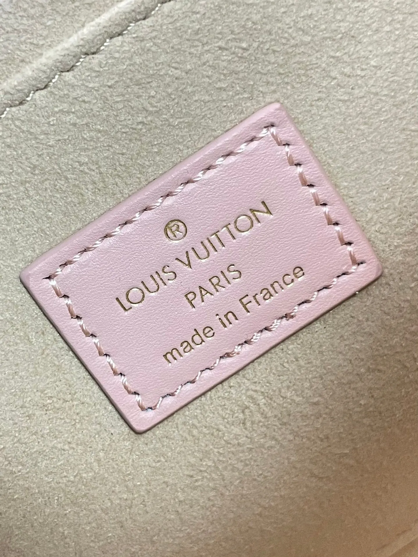 Louis Vuitton DAUPHINE MM 25 IN LIGHT PINK EPI GRAINED CALFSKIN GOLD HARDWARE