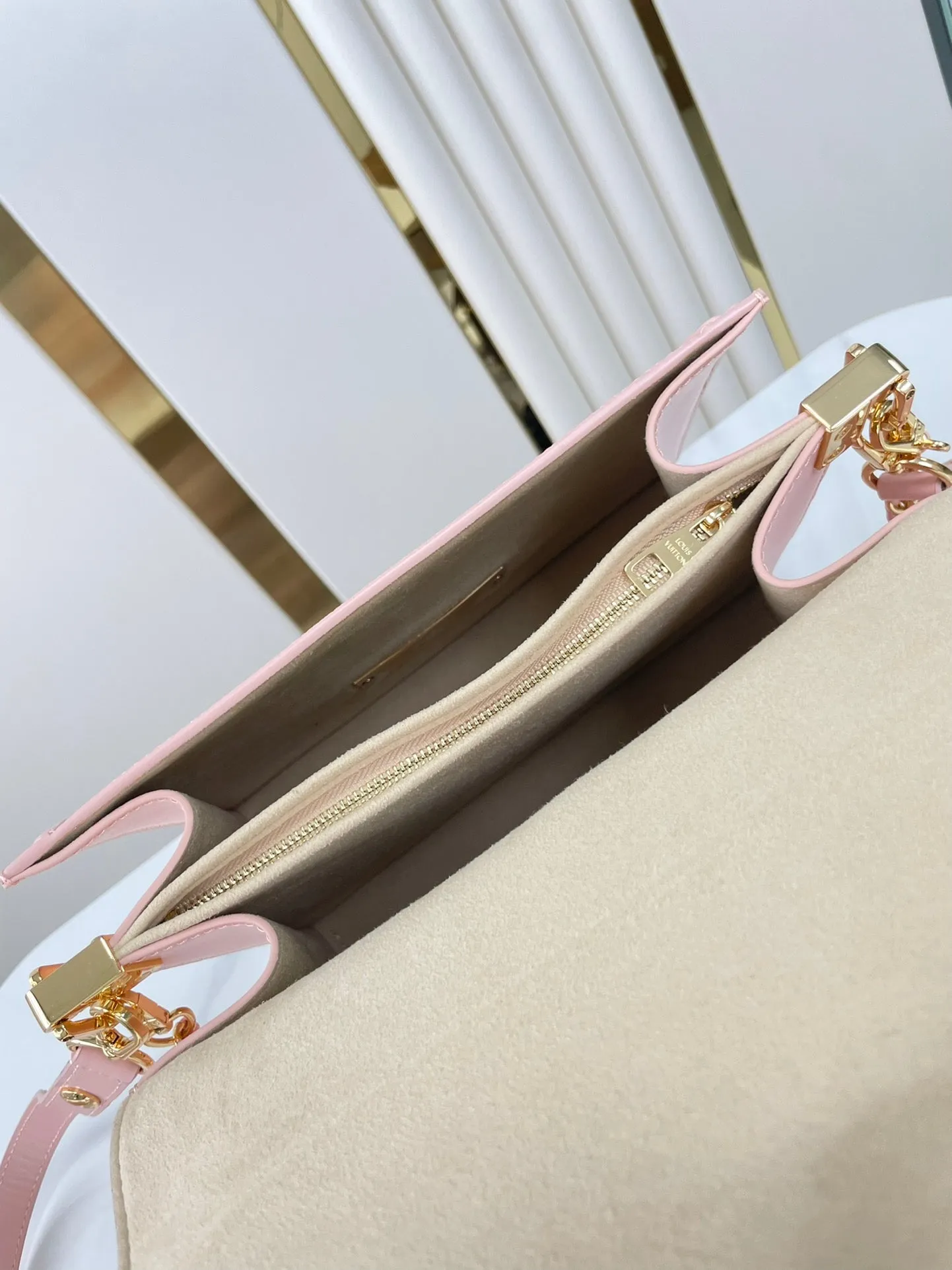 Louis Vuitton DAUPHINE MM 25 IN LIGHT PINK EPI GRAINED CALFSKIN GOLD HARDWARE