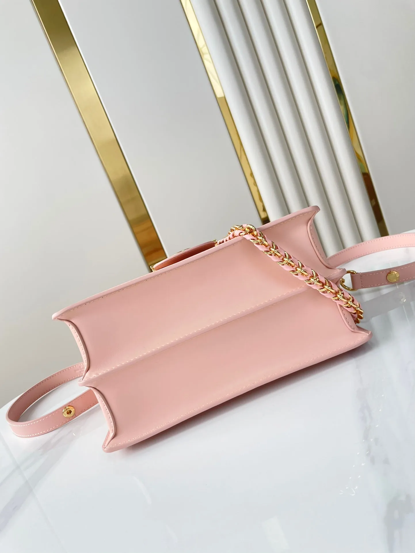 Louis Vuitton DAUPHINE MM 25 IN LIGHT PINK EPI GRAINED CALFSKIN GOLD HARDWARE