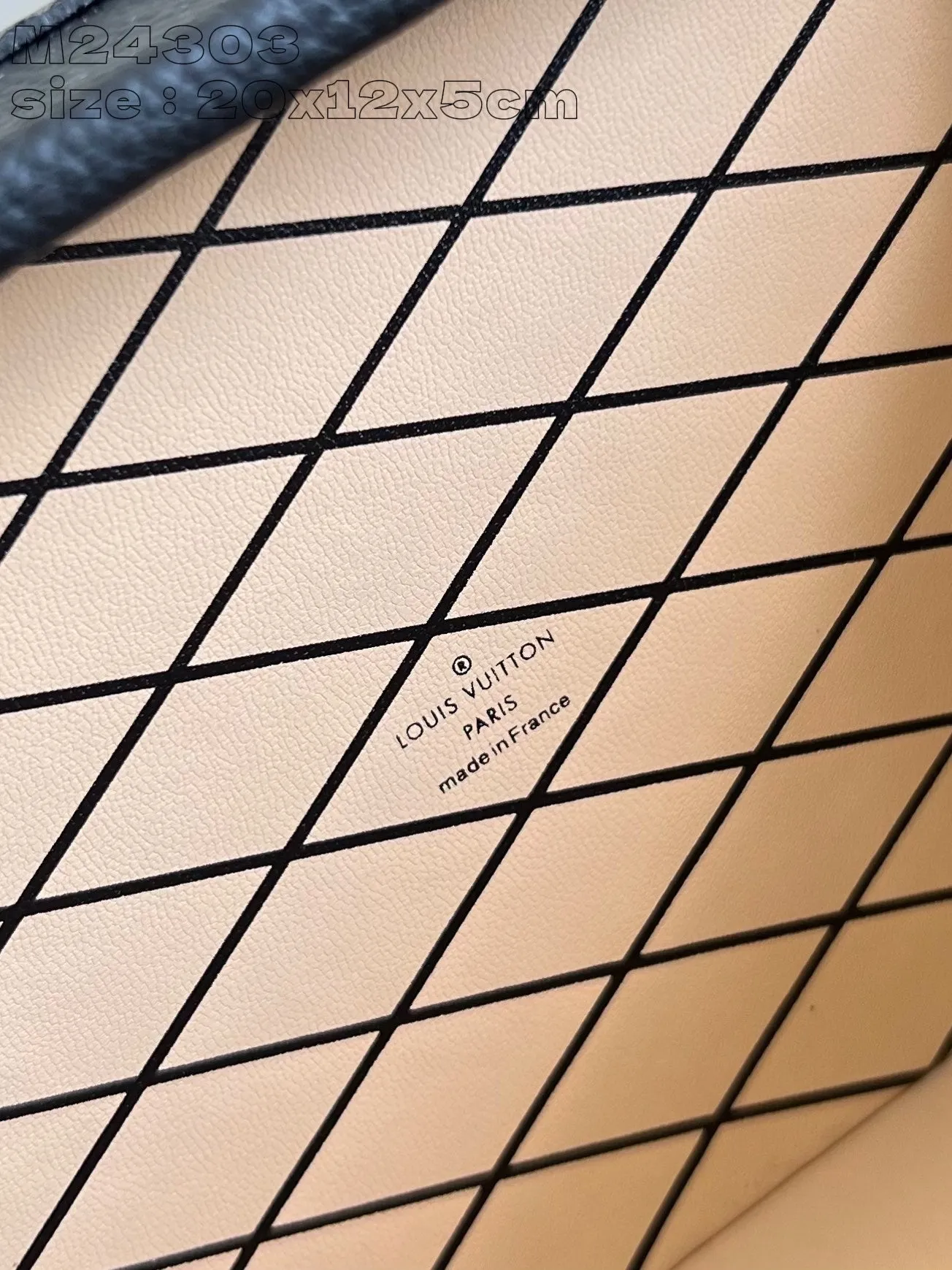 Louis Vuitton PETITE MALLE 20 BLACK CALFSKIN
