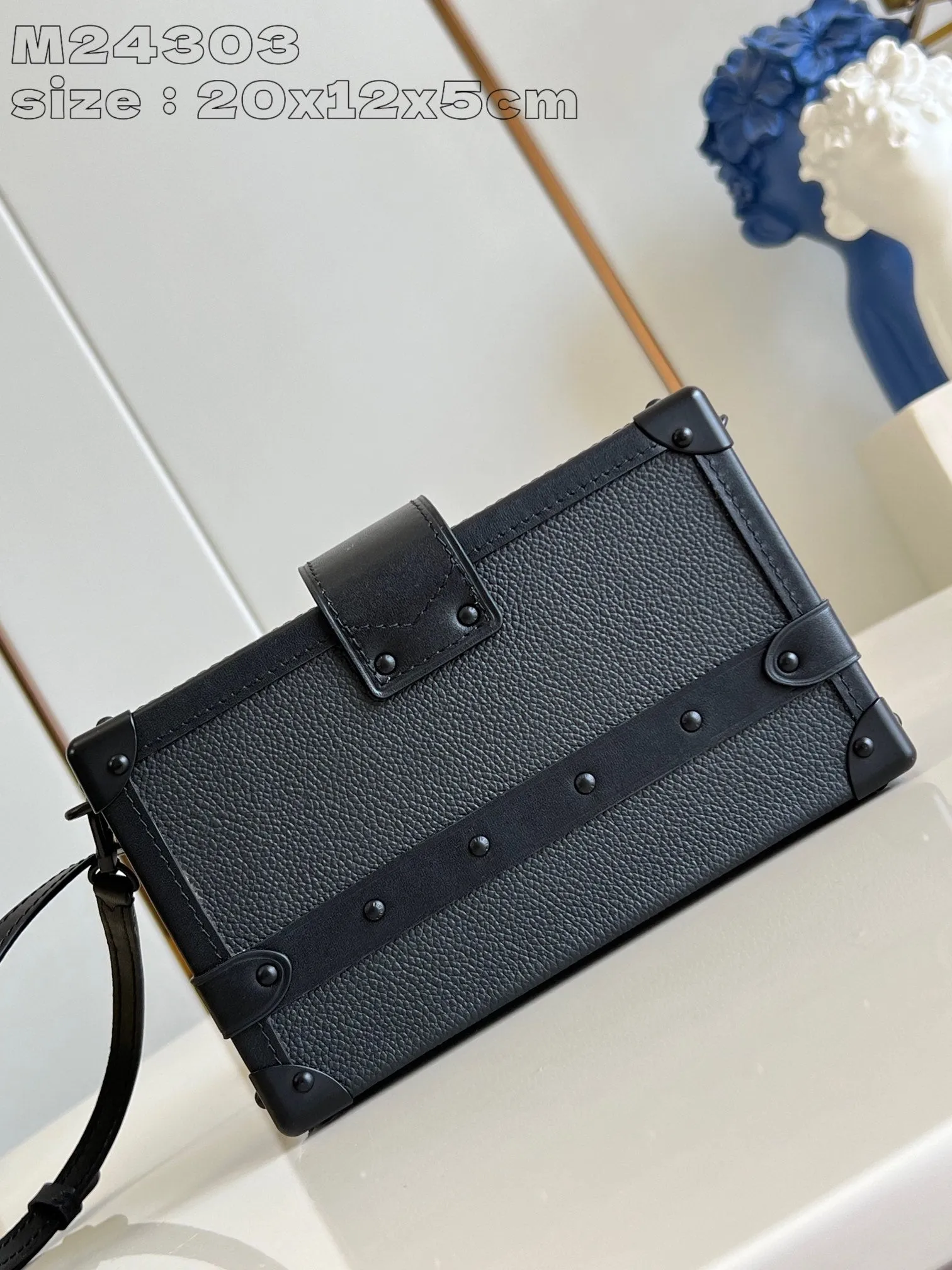 Louis Vuitton PETITE MALLE 20 BLACK CALFSKIN