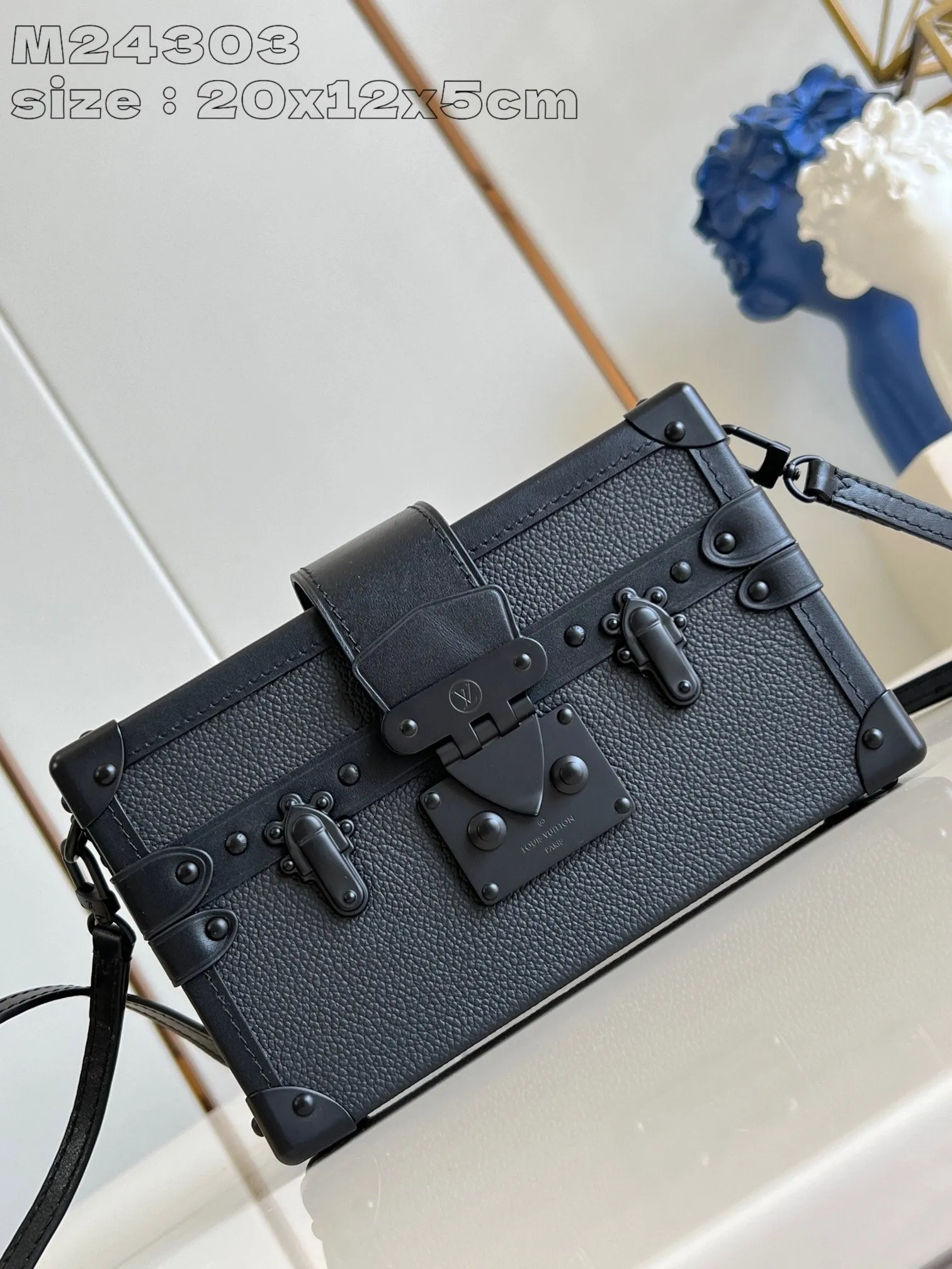 Louis Vuitton PETITE MALLE 20 BLACK CALFSKIN